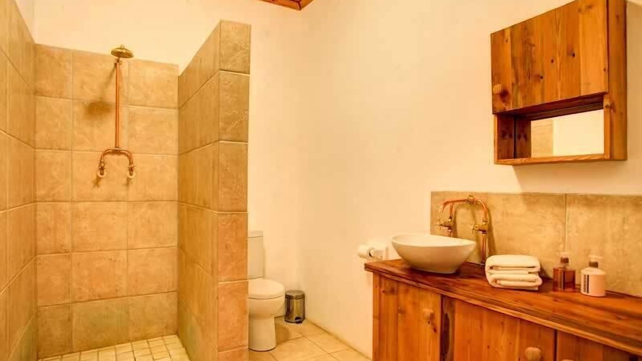 Photo of Bathroom in Willowmore