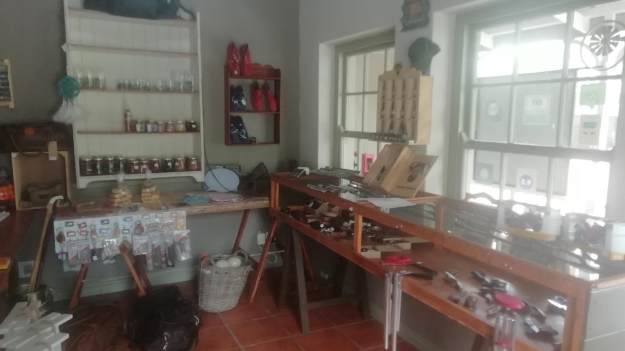 Photo of Others in De Rust