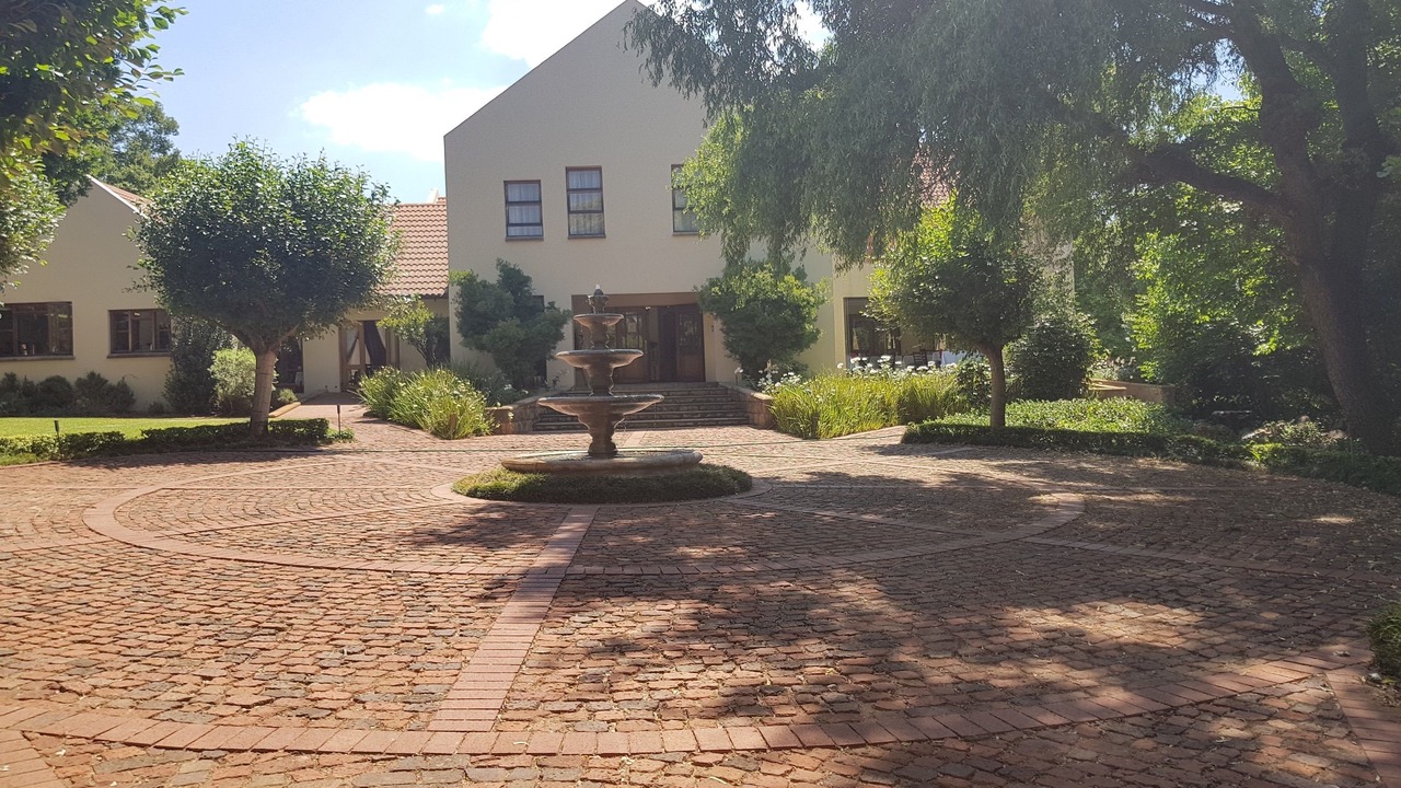 Photo of Buildings in Magaliesberg