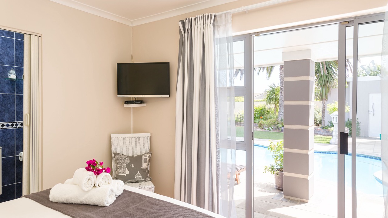 Photo of Bedroom in Sunset Beach