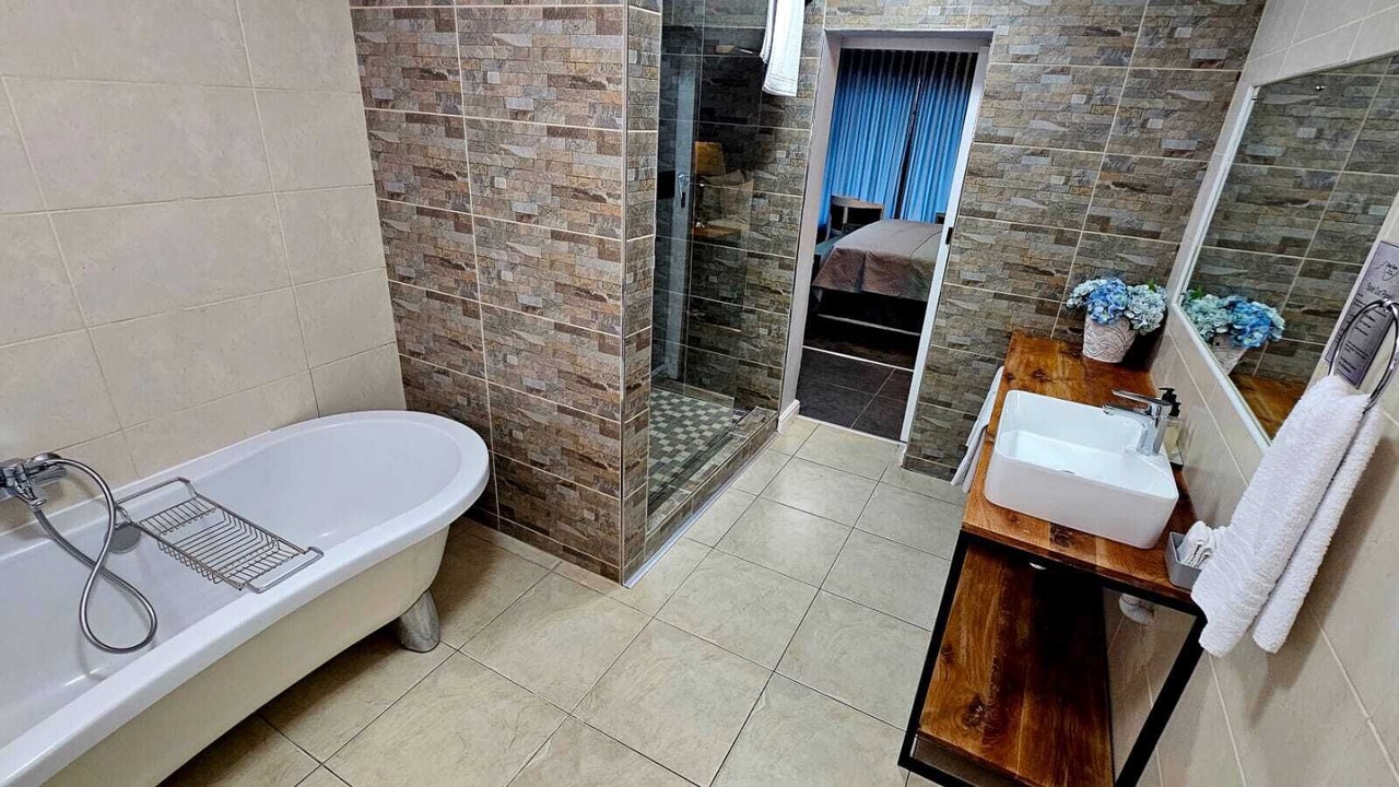 Photo of Bathroom in Heldervue