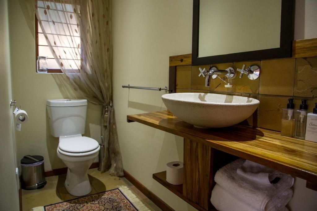 Photo of Bathroom in Baileys Muckleneuk
