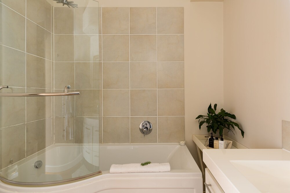 Photo of Bathroom in Newlands