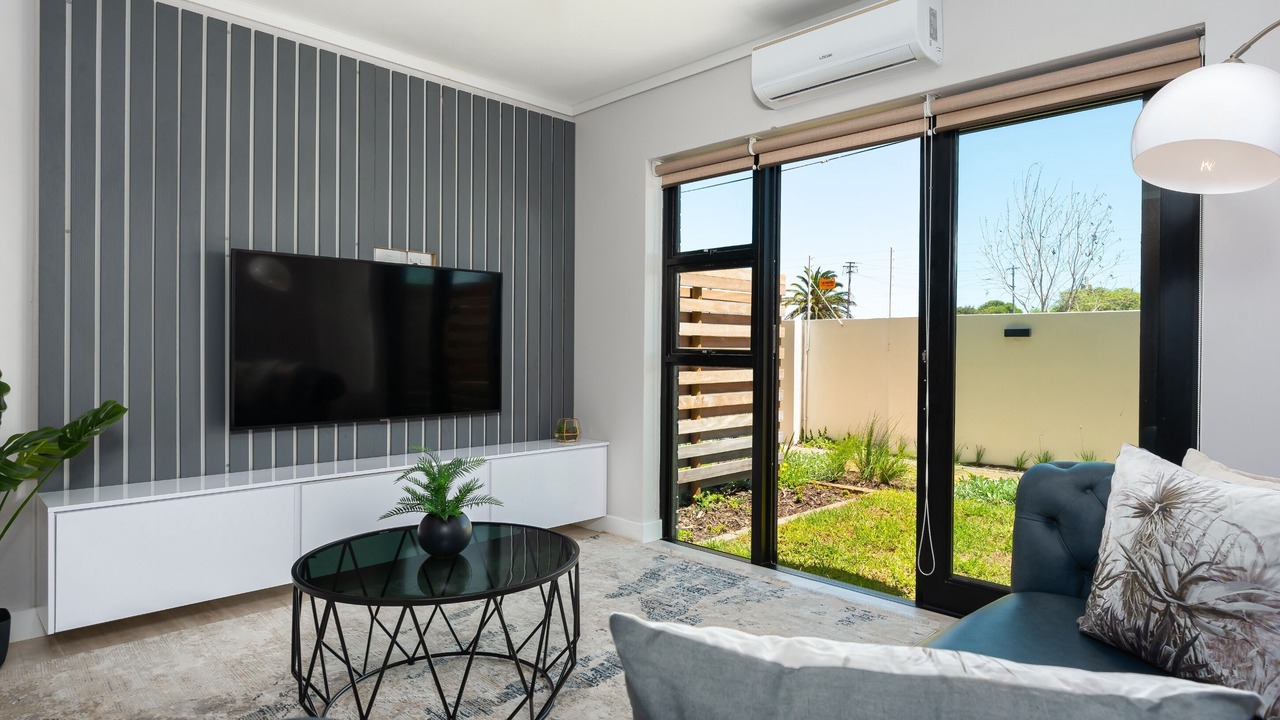 Photo of Livingroom in Milnerton