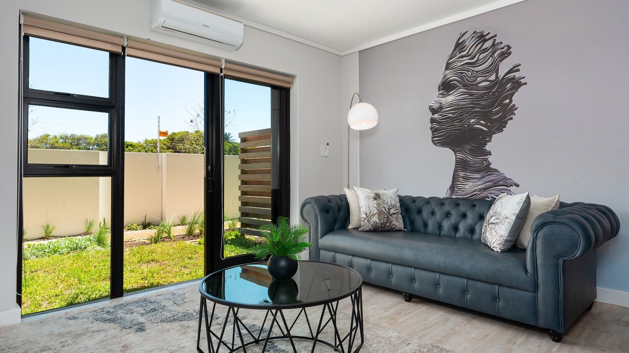 Photo of Livingroom in Milnerton