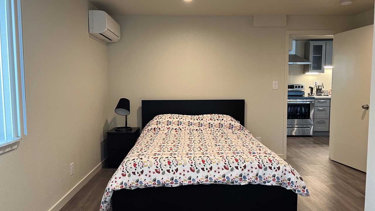 Photo of Bedroom in Oakland