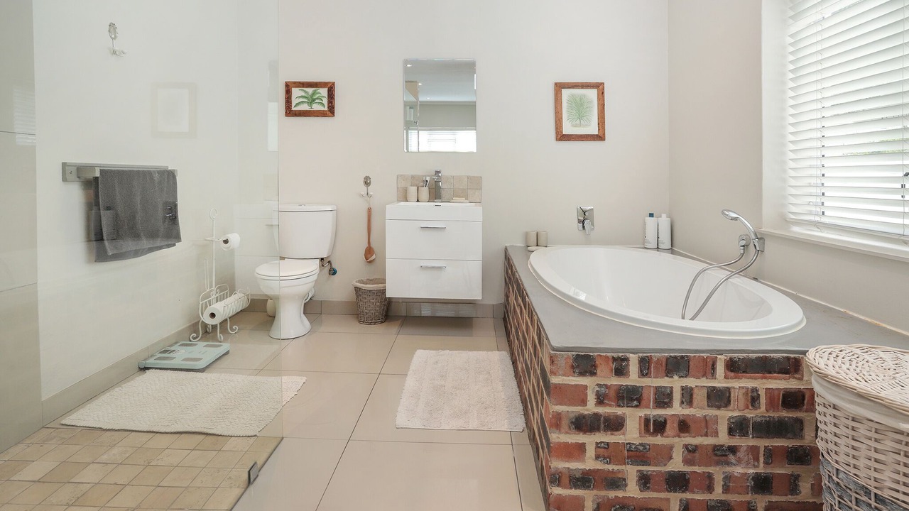 Photo of Bathroom in Voelklip
