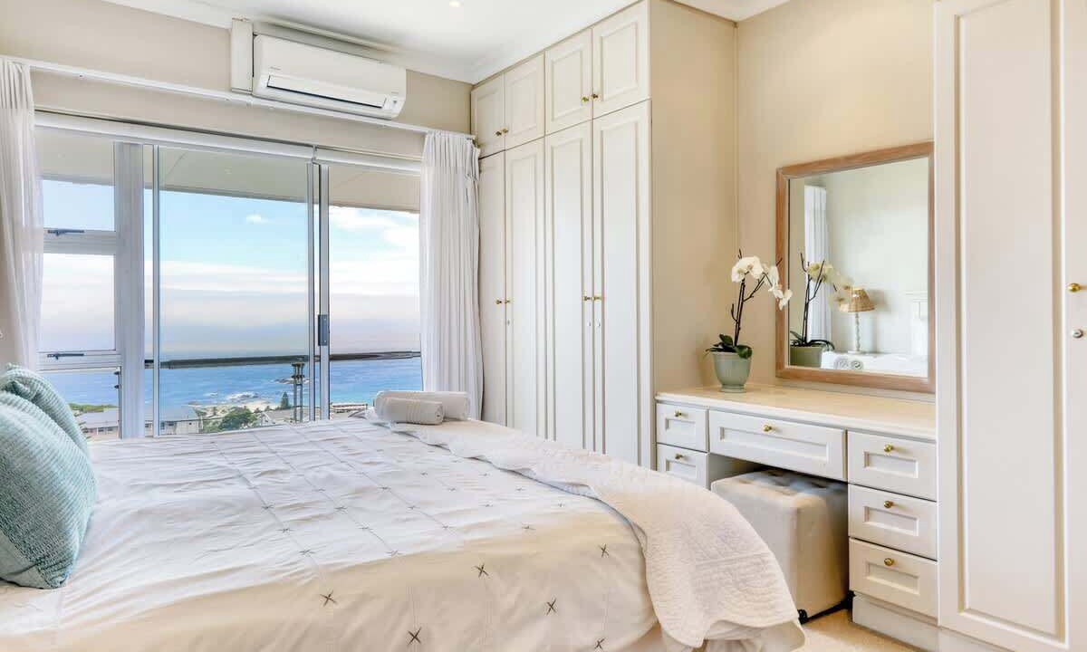 Photo of Bedroom in Camps Bay