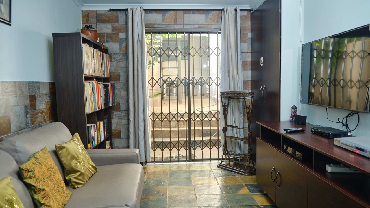Photo of Livingroom in Greater Johannesburg Metropolitan Area