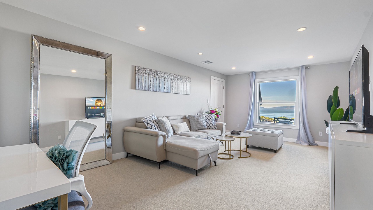 Photo of Livingroom in Westlake