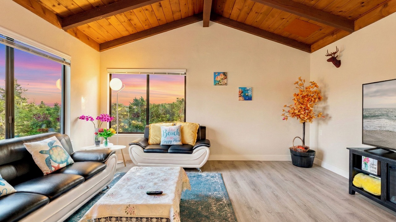 Photo of Livingroom in Moss Beach
