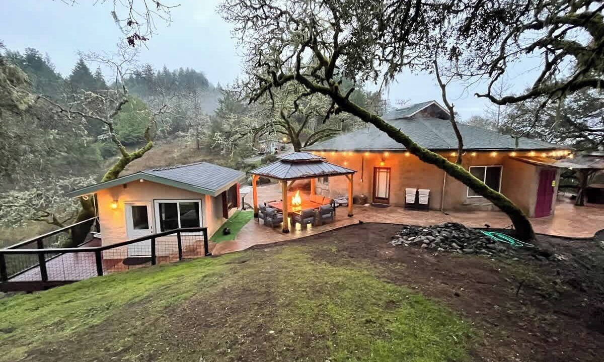Photo of Outdoor in Benbow