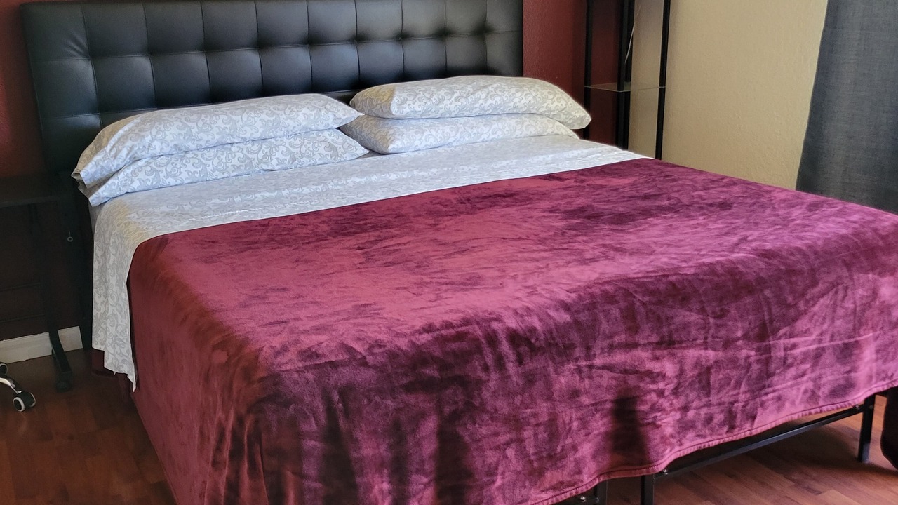 Photo of Bedroom in West Alameda