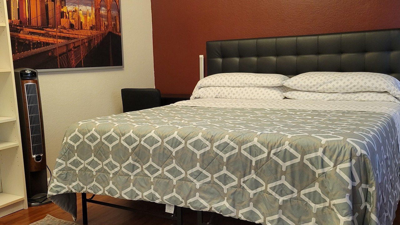 Photo of Bedroom in West Alameda