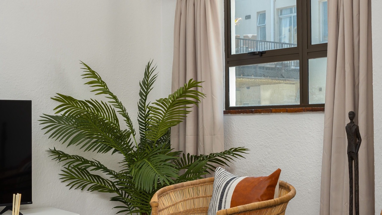 Photo of Livingroom in Three Anchor Bay