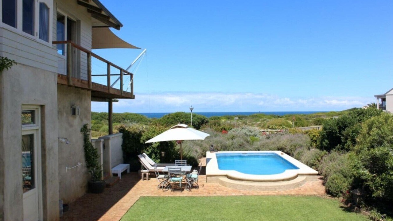 Photo of Outdoor in Sandbaai