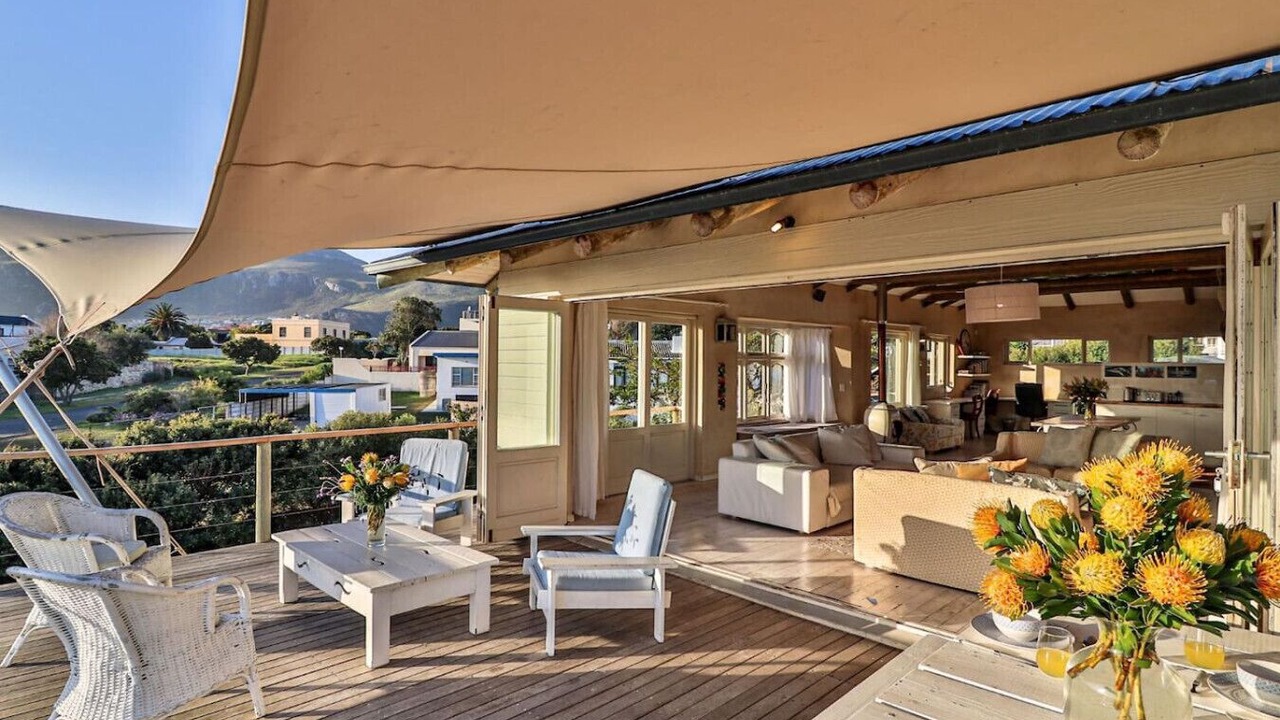 Photo of Outdoor in Sandbaai