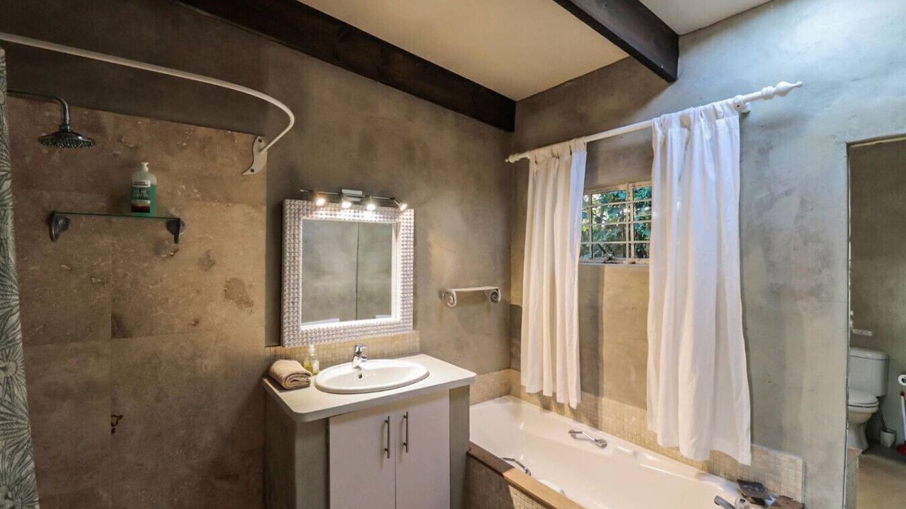 Photo of Bathroom in Sandbaai