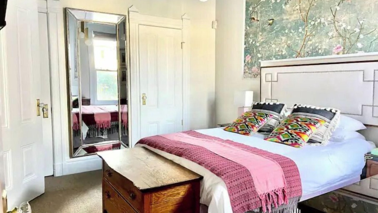 Photo of Bedroom in Oakland