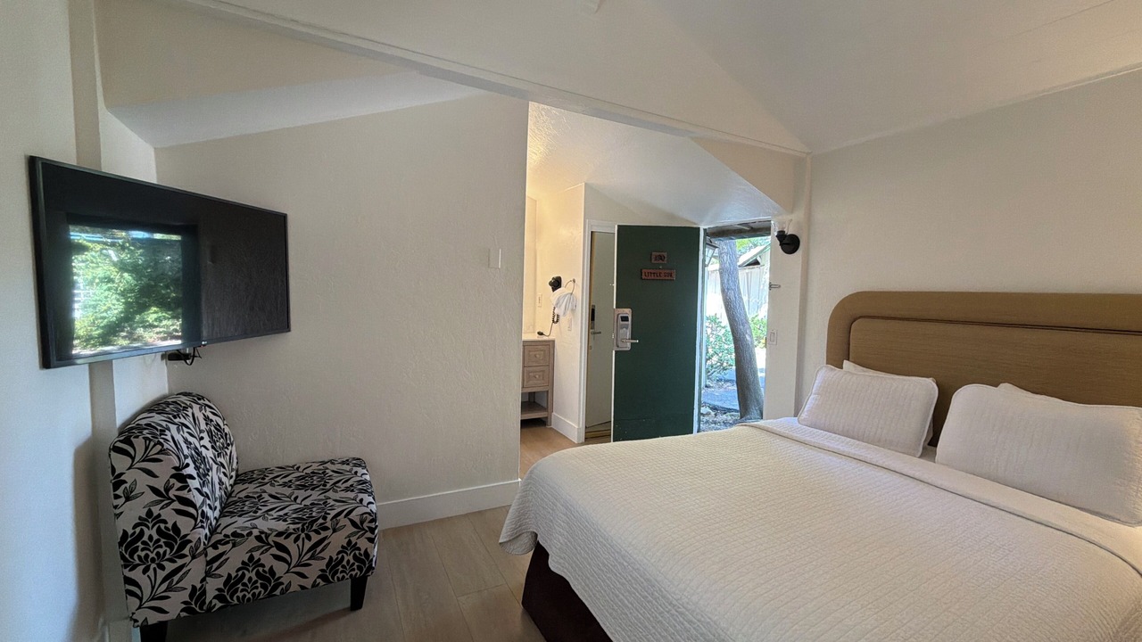 Photo of Bedroom in Northeast Carmel