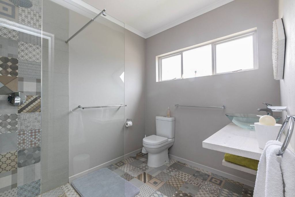 Photo of Bathroom in Greater Johannesburg Metropolitan Area