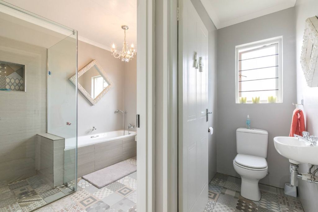 Photo of Bathroom in Greater Johannesburg Metropolitan Area