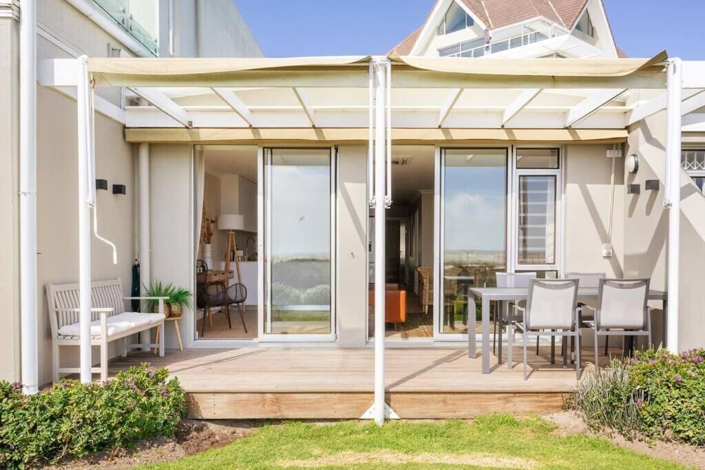 Photo of Outdoor in Bloubergstrand