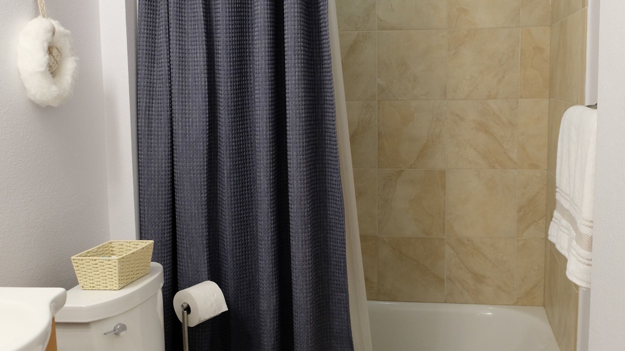 Photo of Bathroom in Miraloma Park