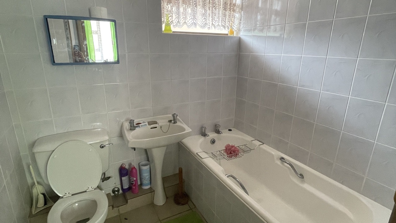 Photo of Bathroom in Amanzimtoti