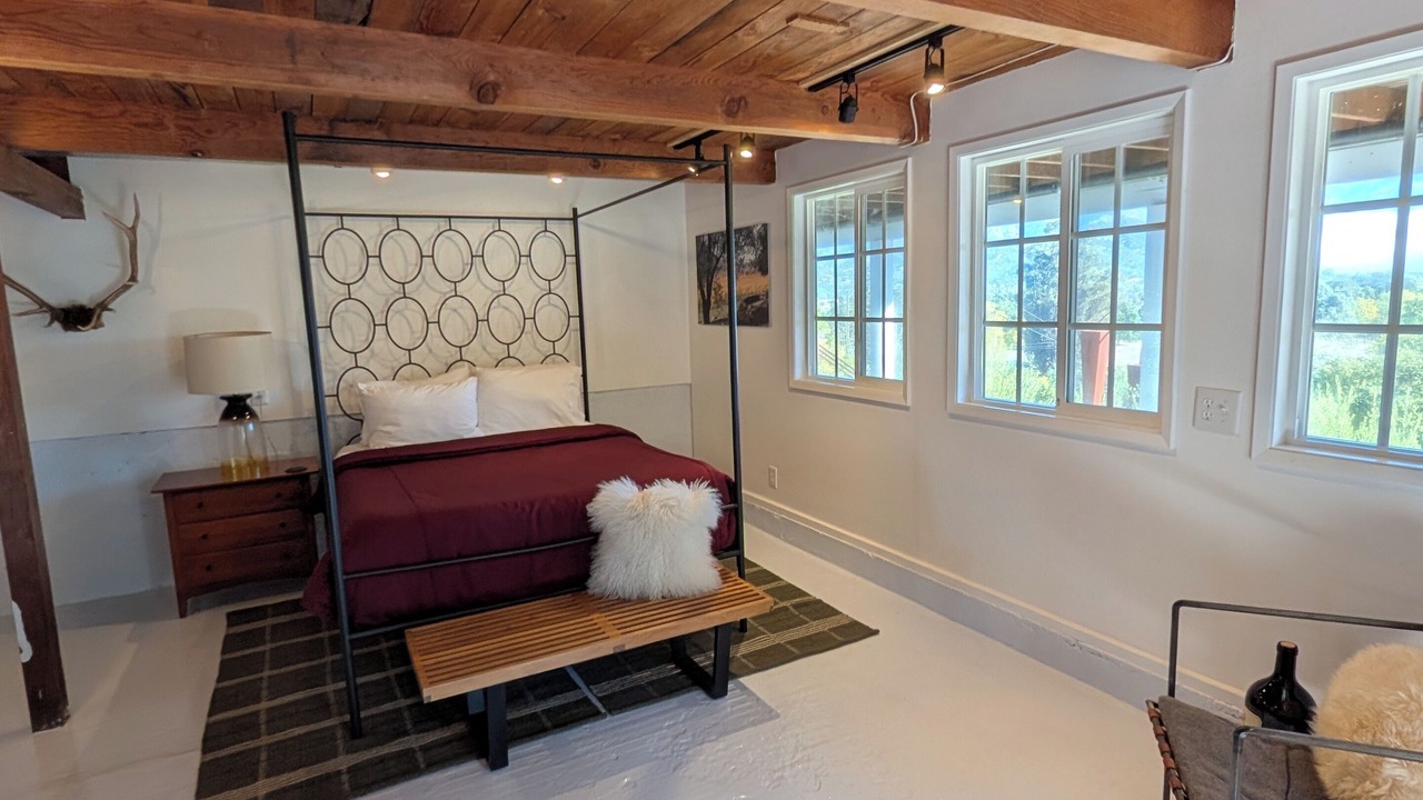 Photo of Bedroom in Calistoga
