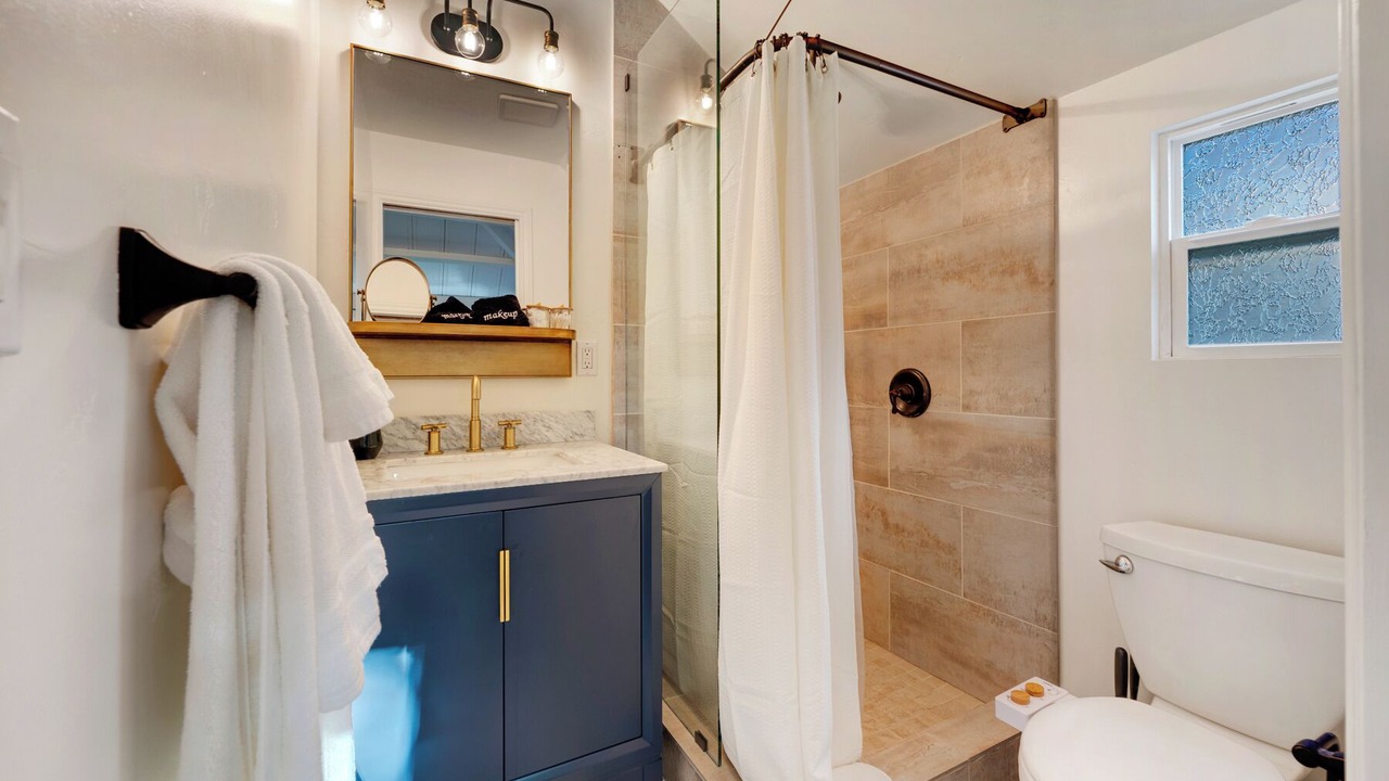 Photo of Bathroom in Junior College Neighborhood Association