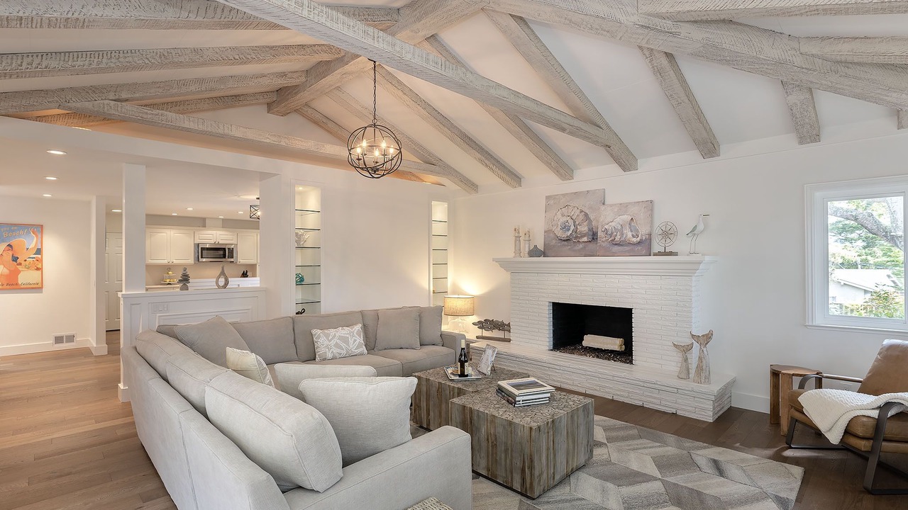 Photo of Livingroom in Del Monte Forest