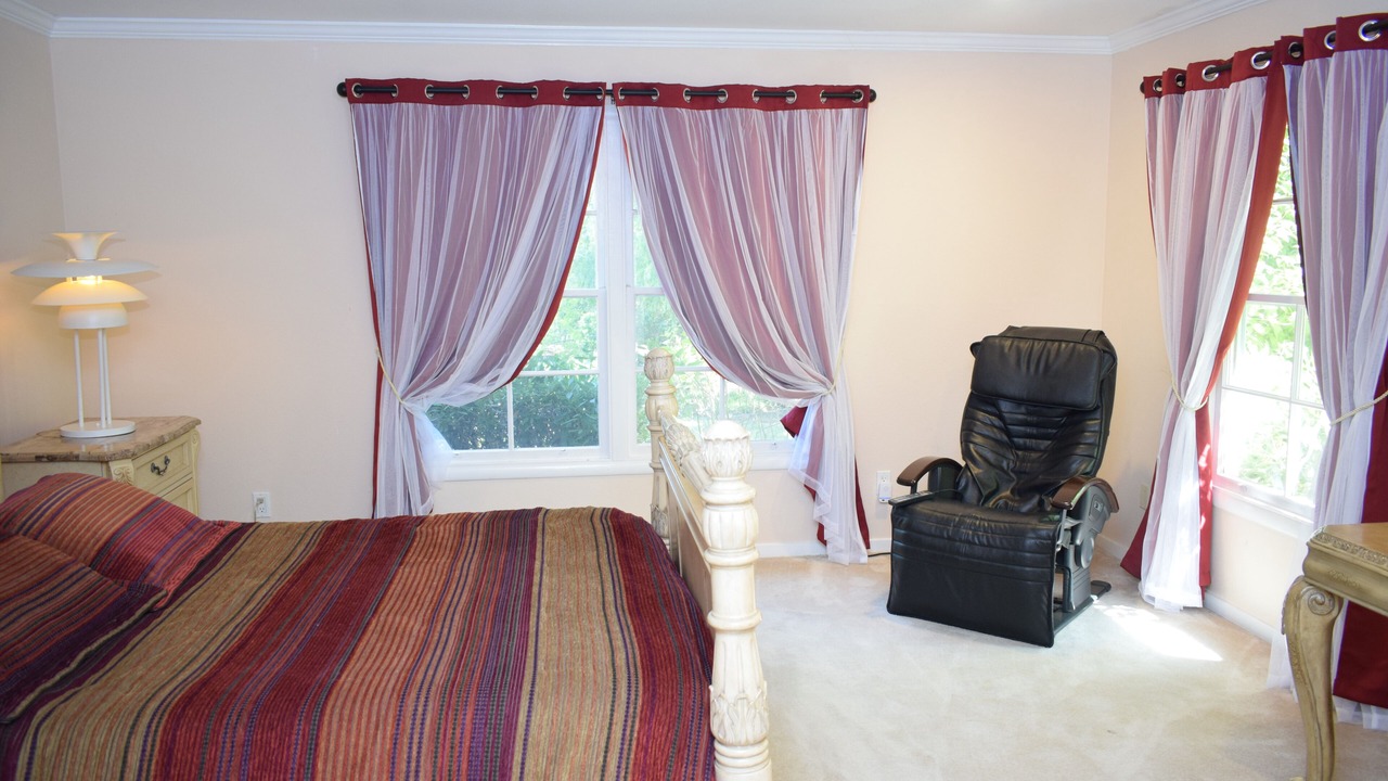 Photo of Bedroom in Saratoga