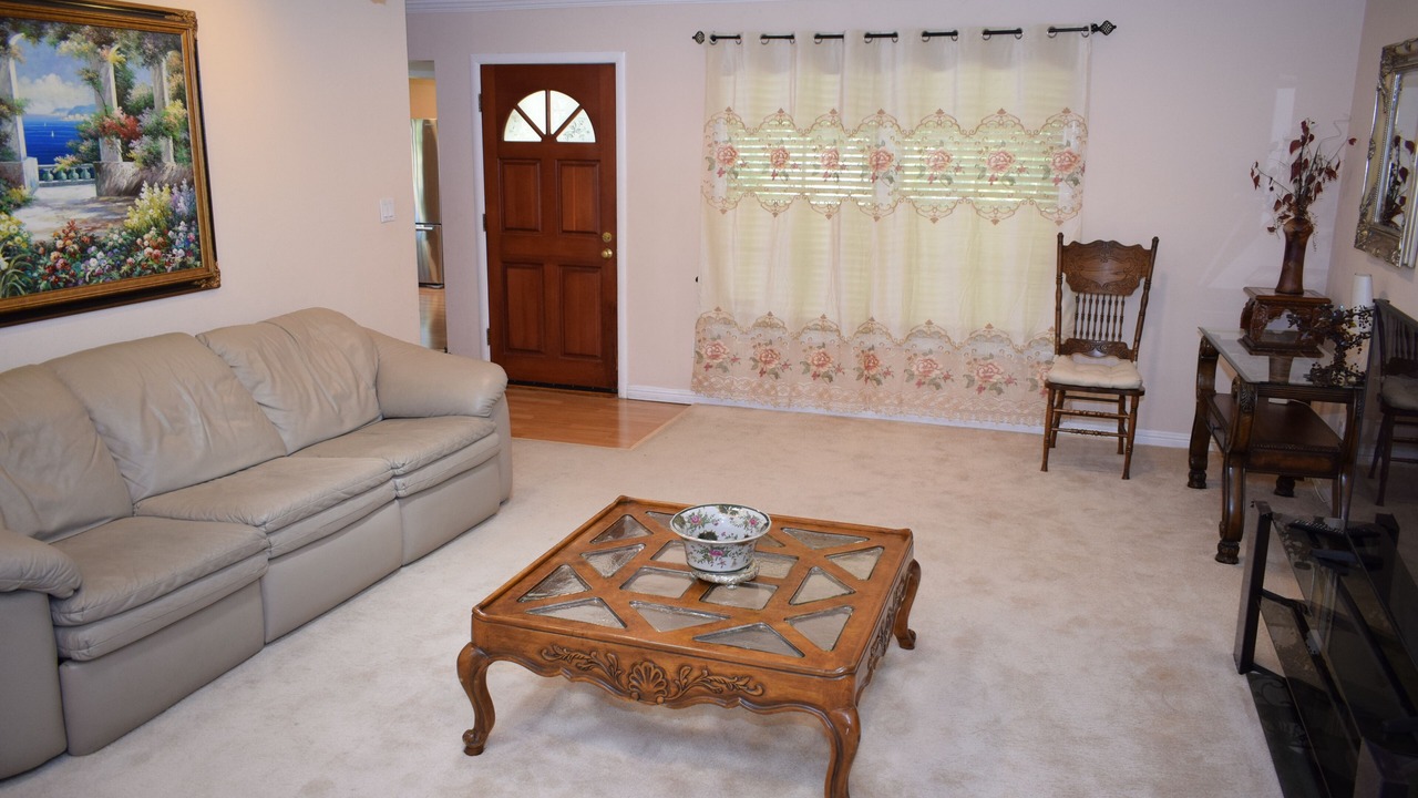 Photo of Livingroom in Saratoga