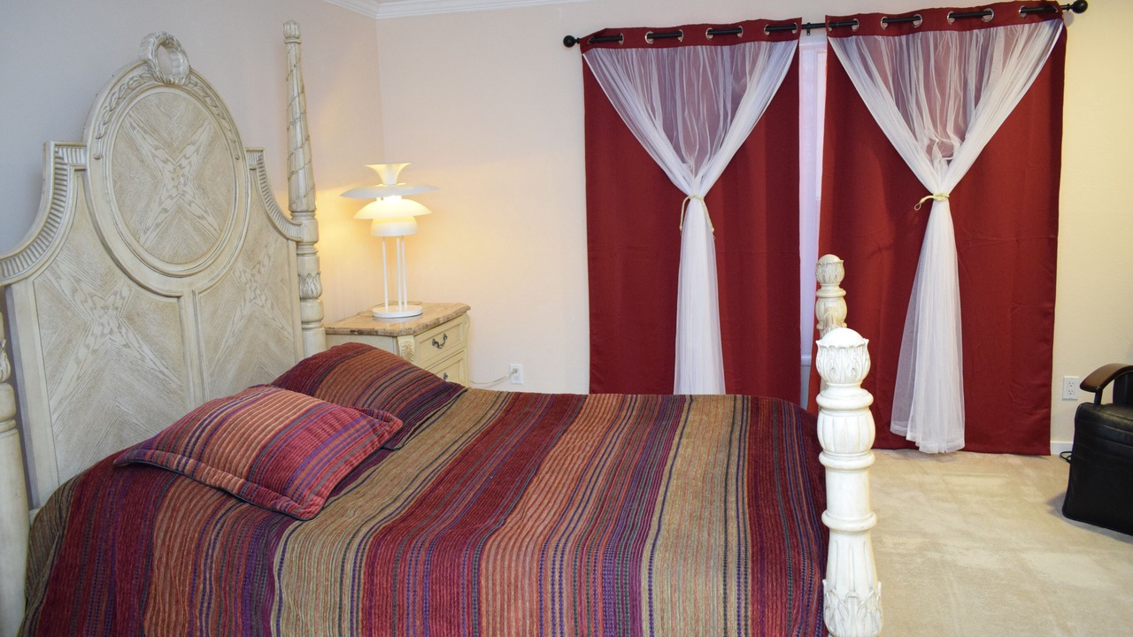 Photo of Bedroom in Saratoga