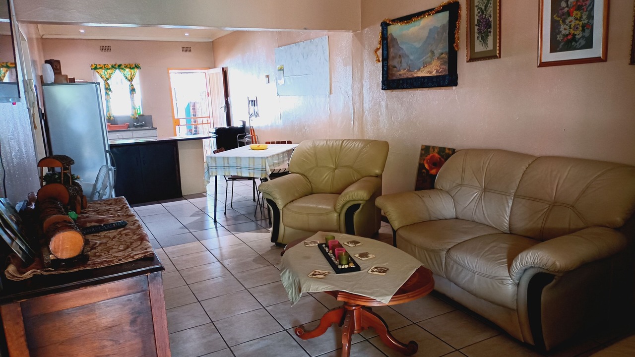 Photo of Livingroom in Rustenburg