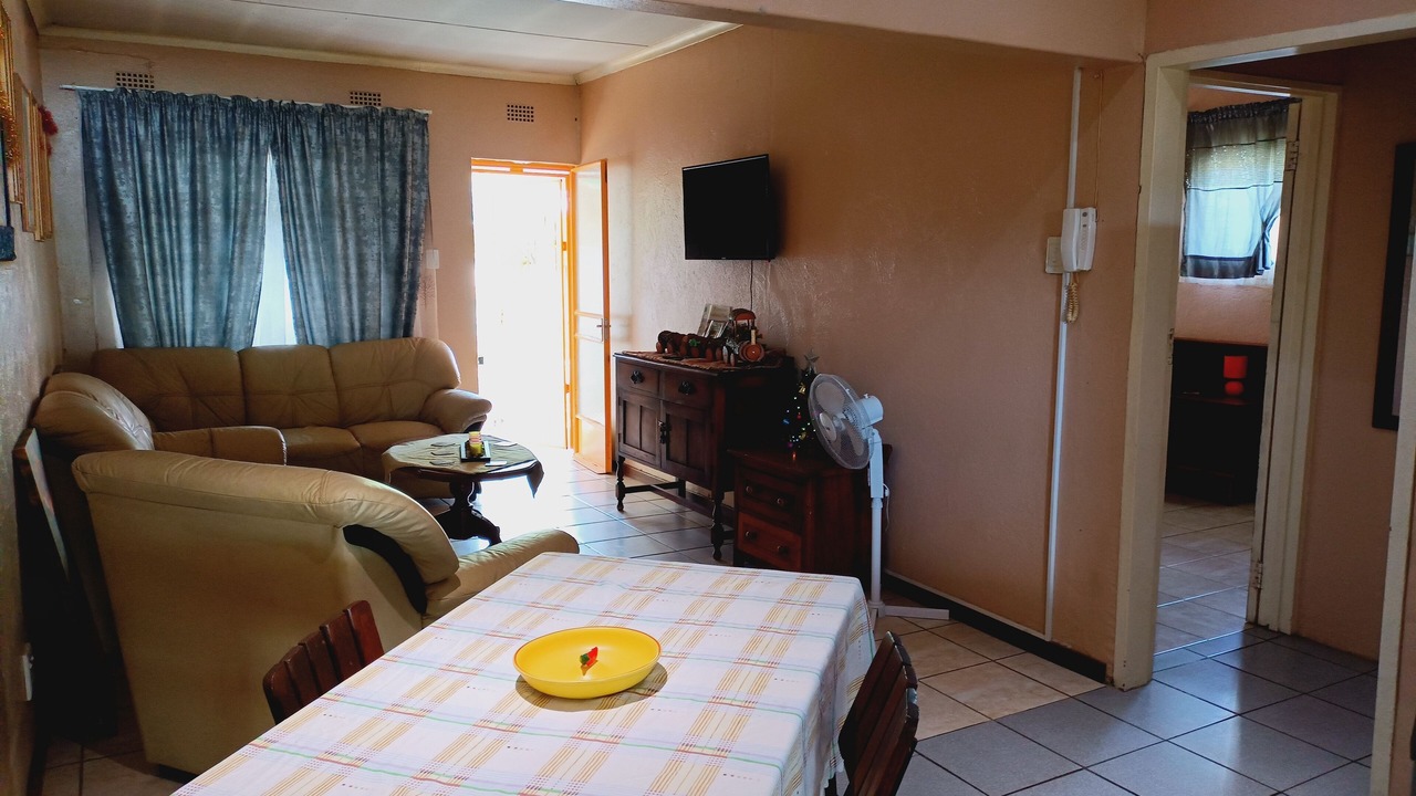 Photo of Livingroom in Rustenburg