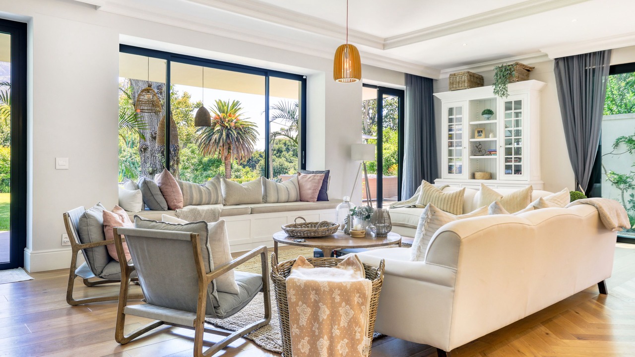 Photo of Livingroom in Bishopscourt