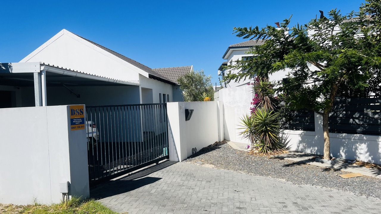Photo of Outdoor in Bloubergstrand