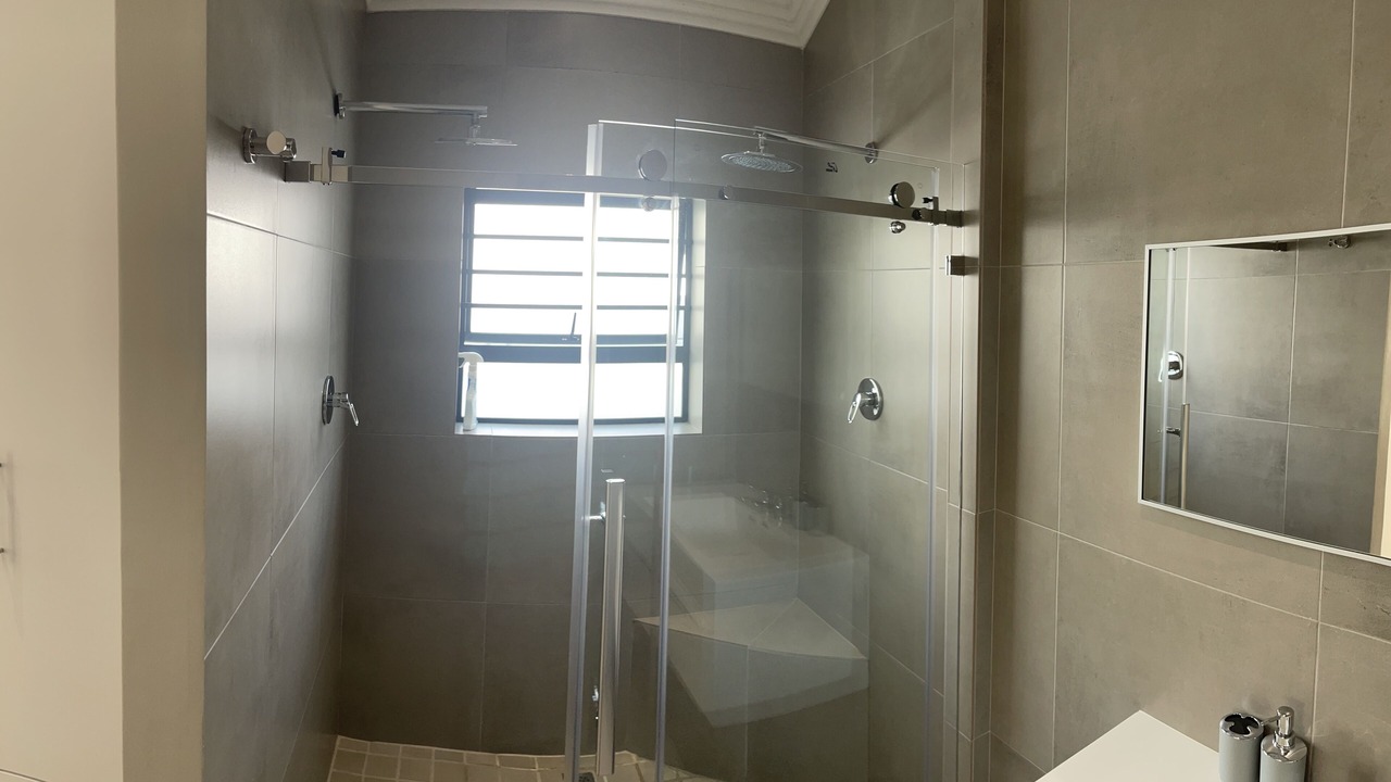 Photo of Bathroom in Bloubergstrand