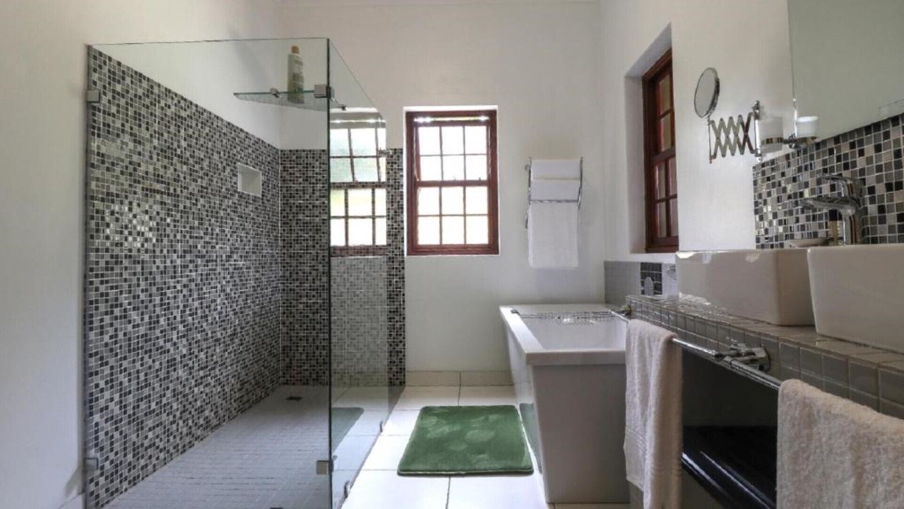 Photo of Bathroom in Eastcliff