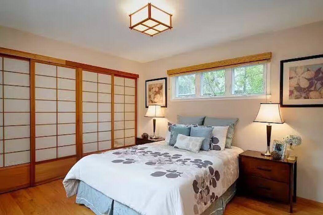 Photo of Bedroom in Loyola
