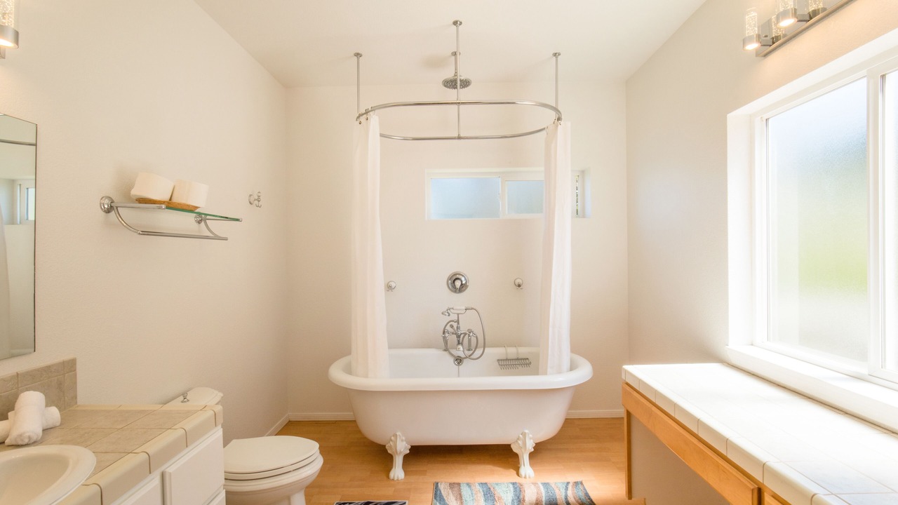 Photo of Bathroom in Shelter Cove