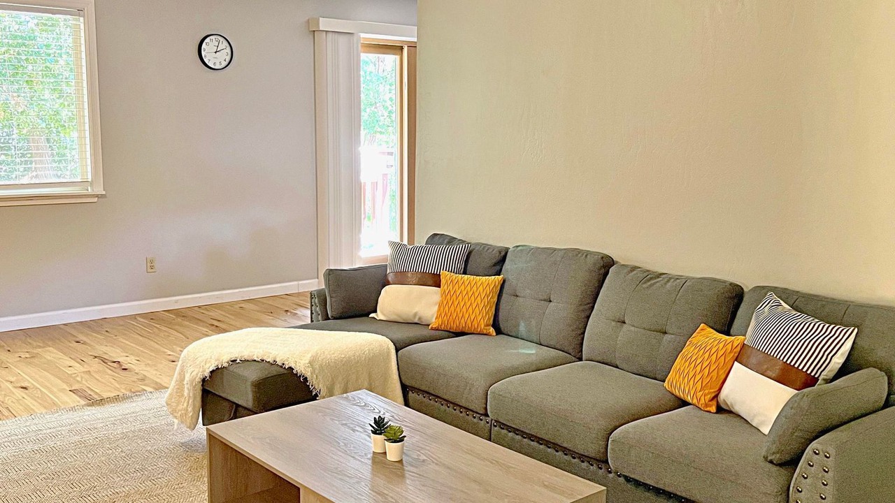 Photo of Livingroom in Los Altos Hills