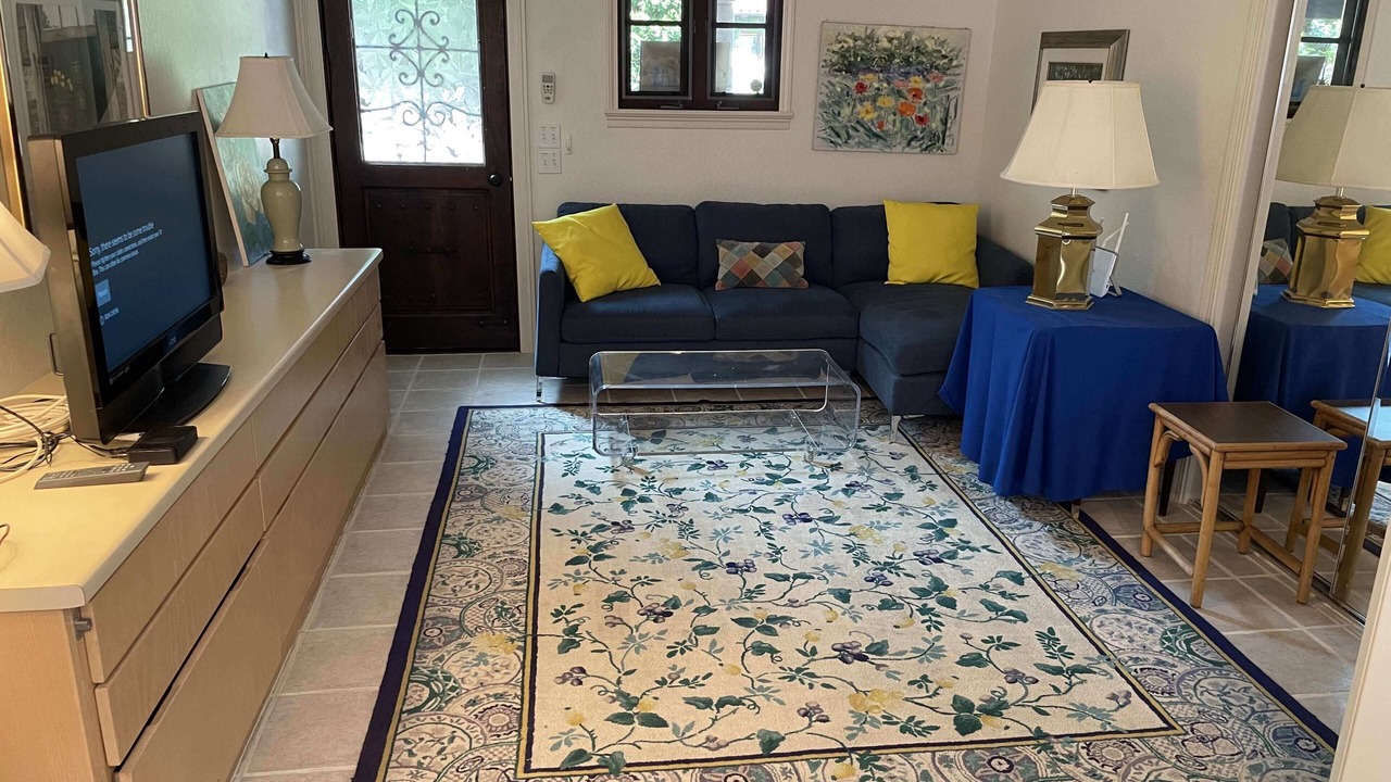 Photo of Livingroom in Saratoga