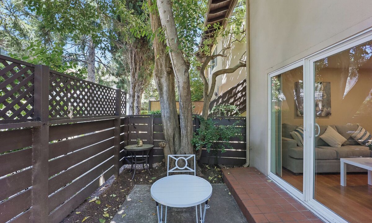 Photo of Patio Balcony in The Willows