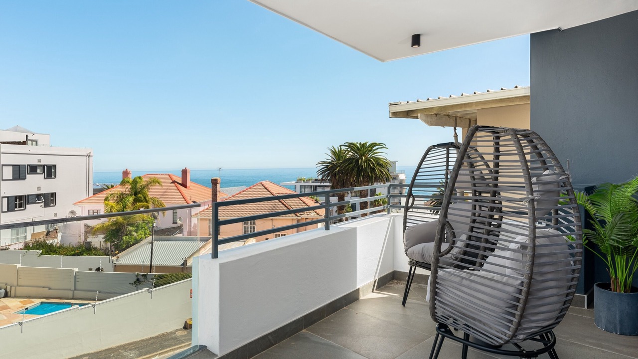 Photo of Patio Balcony in Sea Point Promenade