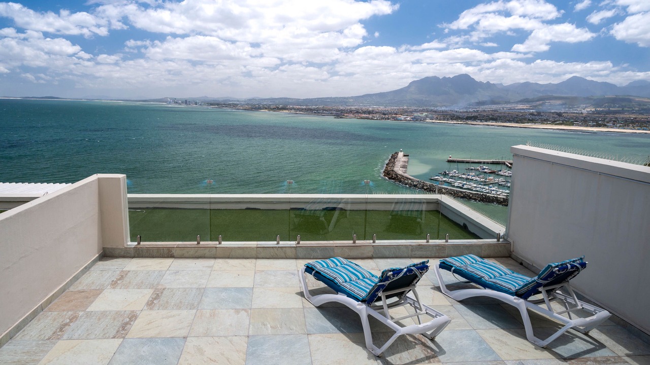 Photo of Patio Balcony in Mountainside