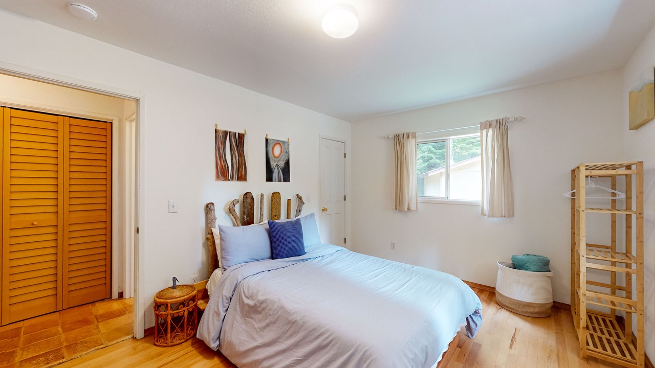 Photo of Bedroom in Little River