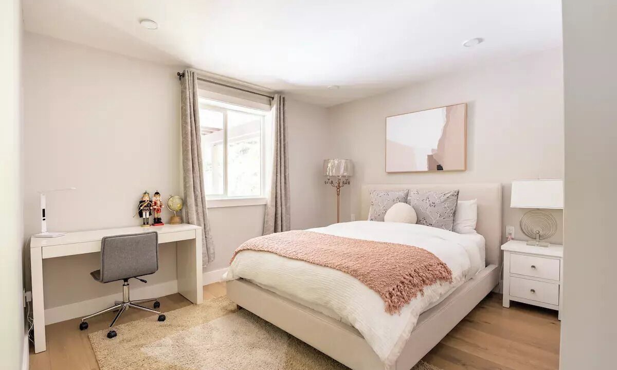 Photo of Bedroom in Daly City